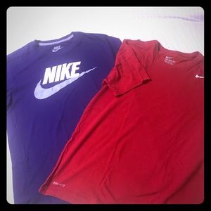 Set of 2 men’s Nike medium shirts